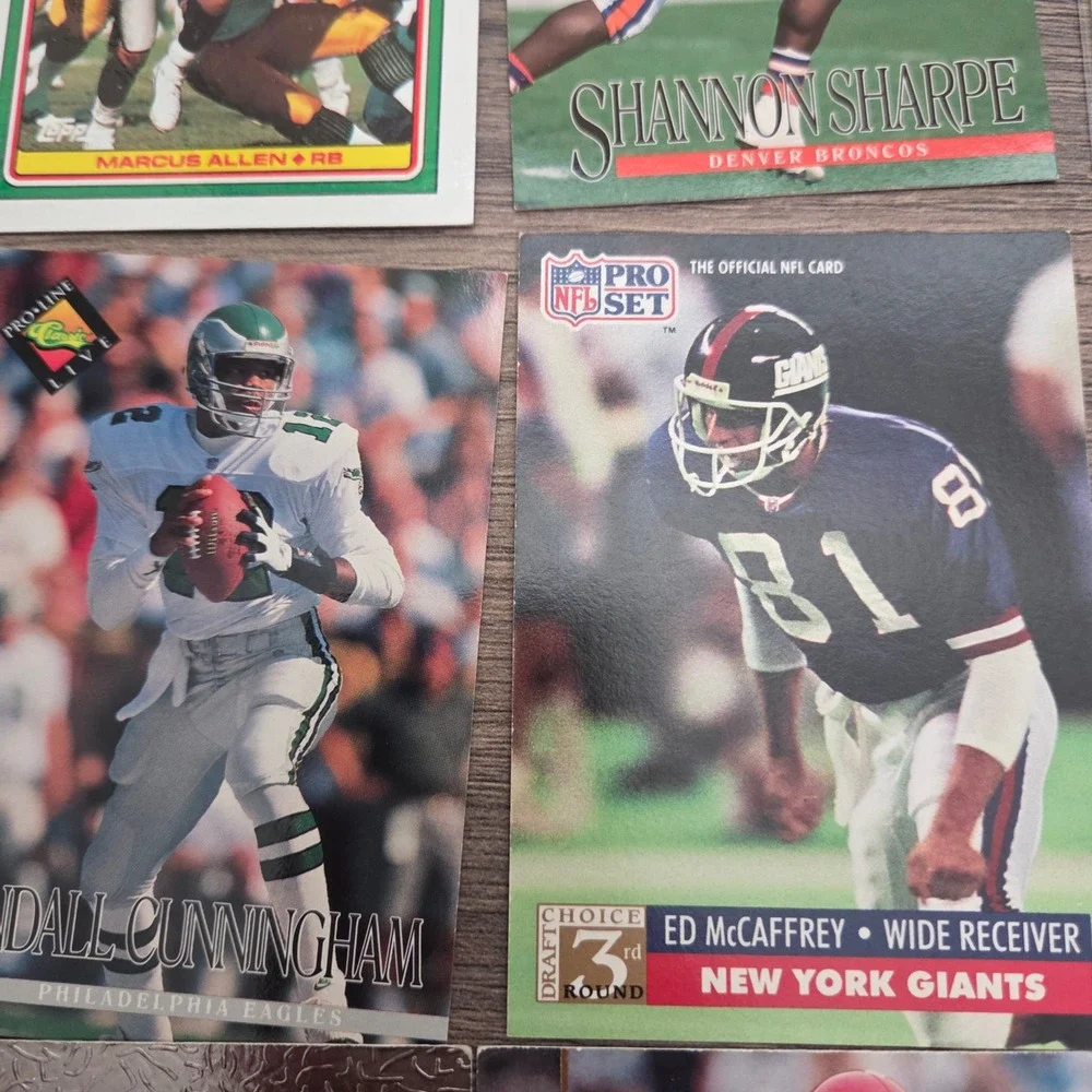 Vintage NFL Football Cards Lot #1 of 25 Montana, S.Young  D.Sanders Jerry Rice